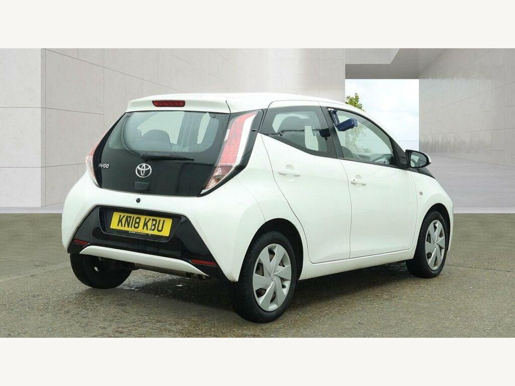 Toyota Aygo Vvt-i X-play X-shift Euro 6 KN18KBU White #3