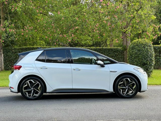 Volkswagen ID.3 2023 Pro Performance 202 Bhp White #6