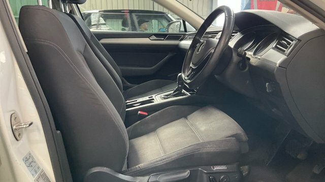 Volkswagen Passat 2016 2.0 Tdi Bluemotion Tech Se Business Estate MA66NWV White #2