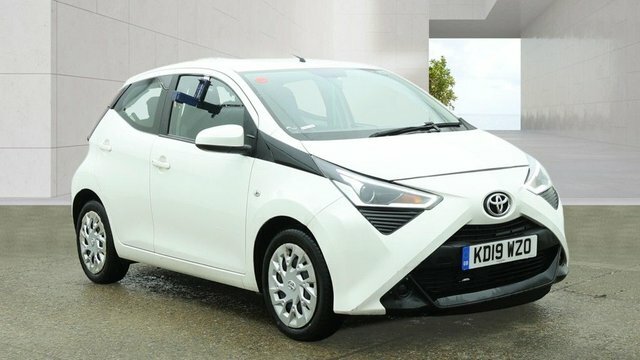 Toyota Aygo 2019 1.0 Vvt-i X-play Hatchback X-shift White
