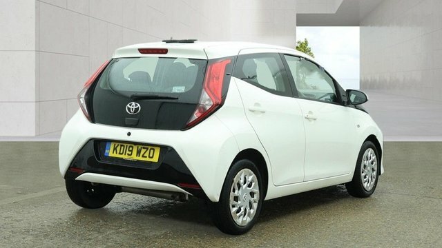 Toyota Aygo 2019 1.0 Vvt-i X-play Hatchback X-shift KD19WZO White #5