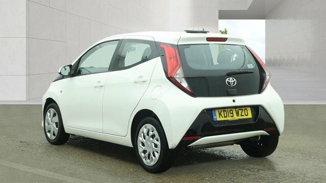 Toyota Aygo 2019 1.0 Vvt-i X-play Hatchback X-shift KD19WZO White #4