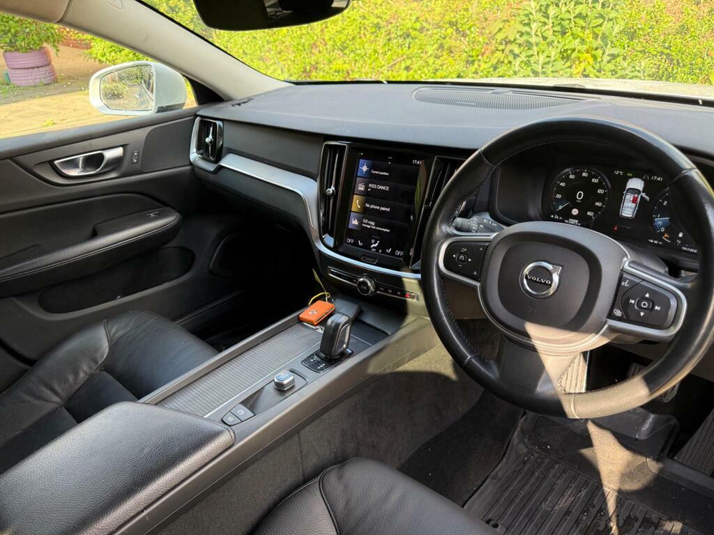 Volvo V60 2.0 B6 Mhev R-design Estate OU21AWM White #5