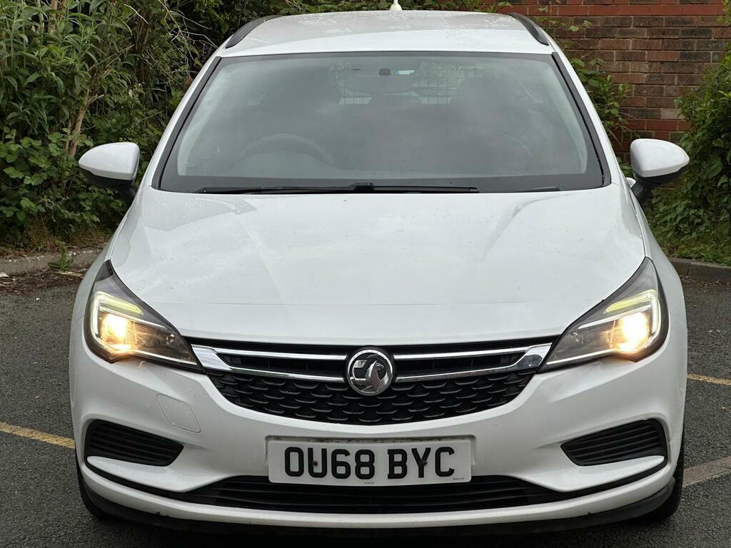 Vauxhall Astra 1.6 Cdti Blueinjection Design Sports Tourer Euro 6 OU68BYC White #4