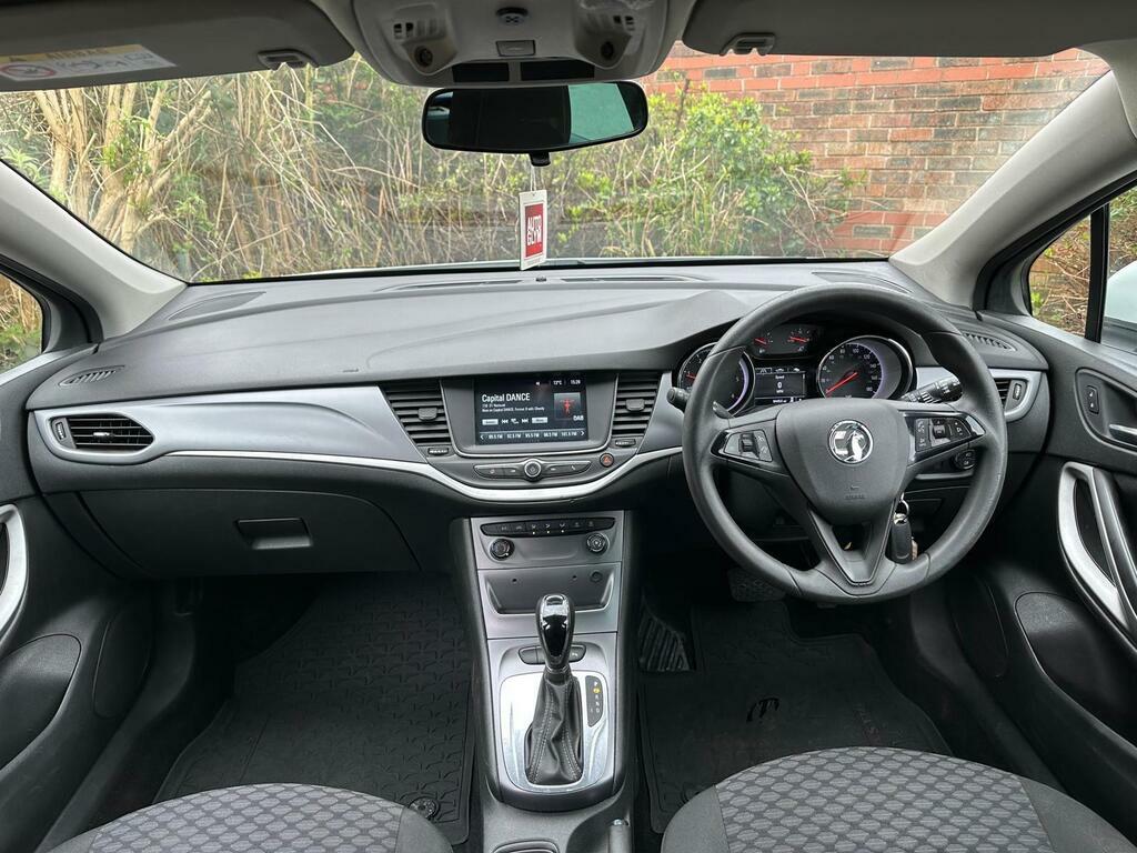 Vauxhall Astra 1.6 Cdti Design Sports Tourer White #2