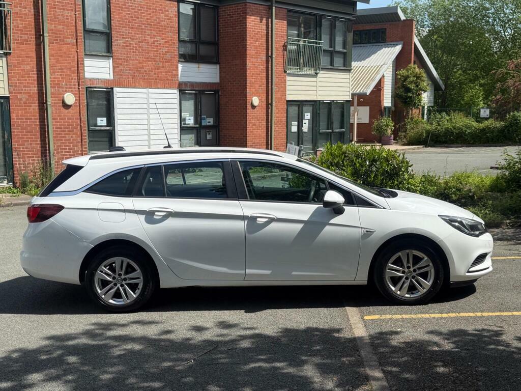 Vauxhall Astra 1.4I Turbo Se Sports Tourer WX17FJE White #3