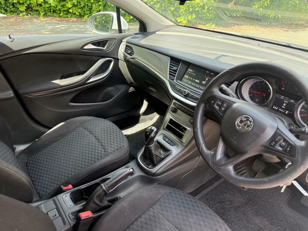 Vauxhall Astra 1.4I Turbo Se Sports Tourer WX17FJE White #5