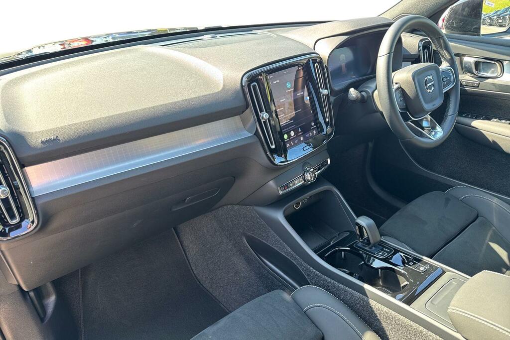 Volvo XC40 Black Edition Plus, B3 Mild Hybrid, YY75BHL Black #4