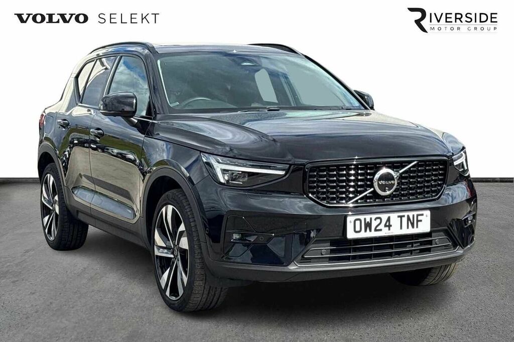 Volvo XC40 Ultra, B3 Mild Hybrid, Dark Black