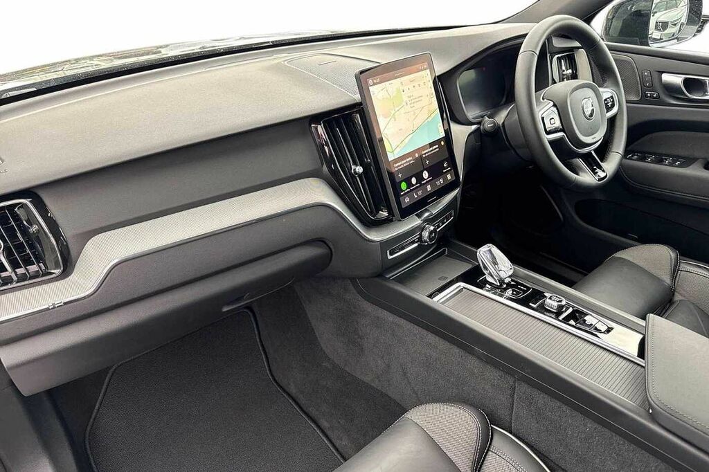 Volvo XC60 Black Edition Plus, T6 Awd Plug-in Hybrid, Electri RF25UNX Black #4
