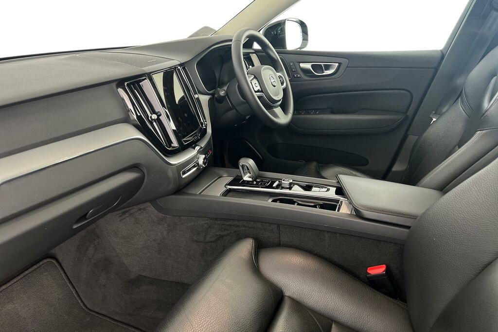 Volvo XC60 B4 Plus, Mild Hybrid, Dark YJ72AGK Black #2