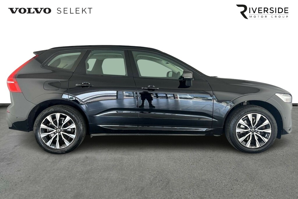Volvo XC60 B4 Plus, Mild Hybrid, Dark YJ72AGK Black #4