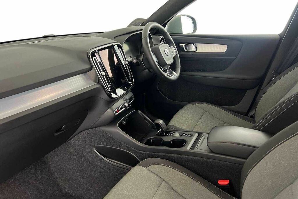 Volvo XC40 Core, B3 Mild Hybrid, CJ23BKZ Grey #3