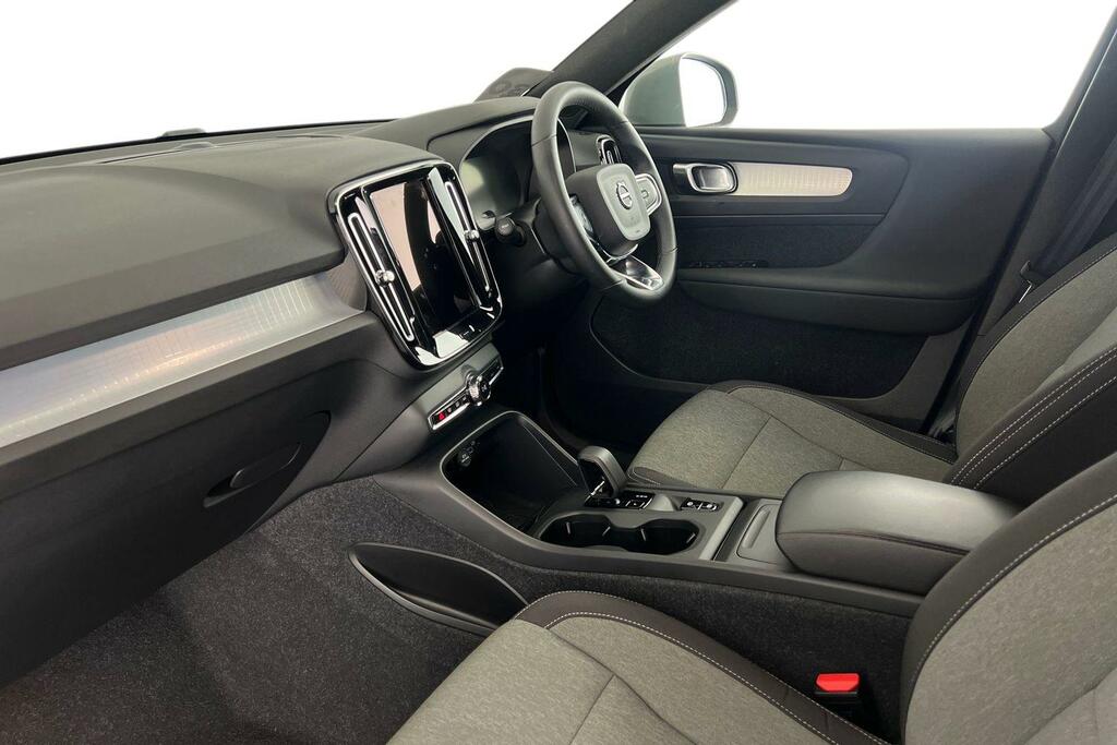 Volvo XC40 Core, B3 Mild Hybrid, CJ23BKZ Grey #4