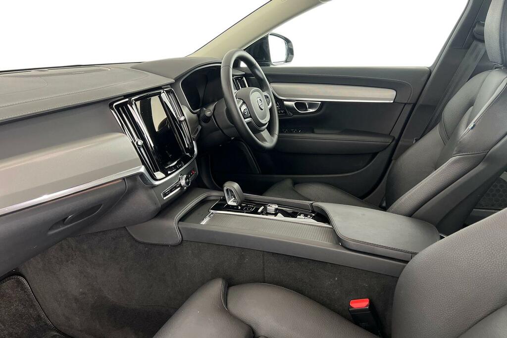 Volvo V90 B4 Plus, Mild Hybrid, Dark YY23BWP White #4