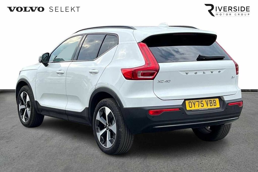 Volvo XC40 Plus, B4 Mild Hybrid, Dark OY75VBB White #5
