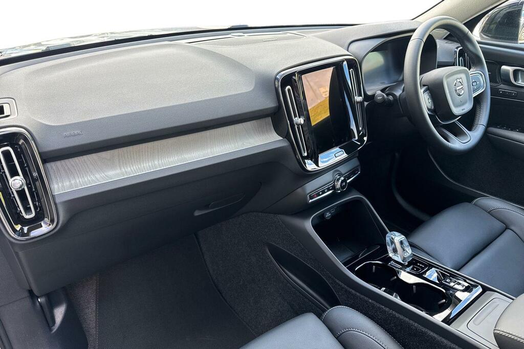 Volvo XC40 Ultra, B3 Mild Hybrid, Dark OY75YHR Silver #4