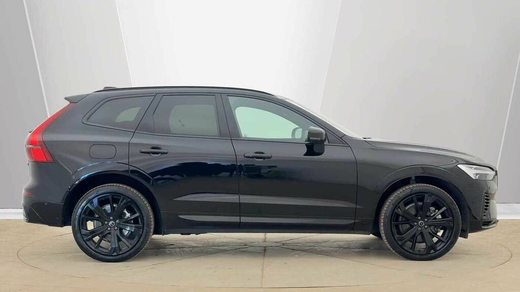 Volvo XC60 Black Edition Plus, T6 Awd Plug-in Hybrid, Electri RV75CLX Black #4
