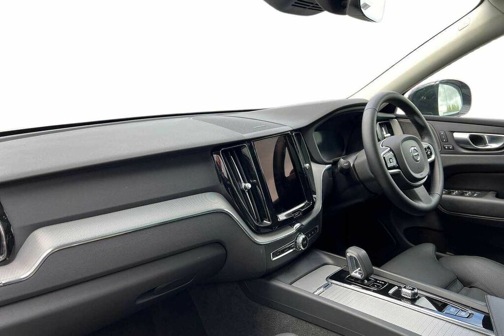 Volvo XC60 Plus, T6 Awd Plug-in Hybrid, Dark RE25WGM Silver #3