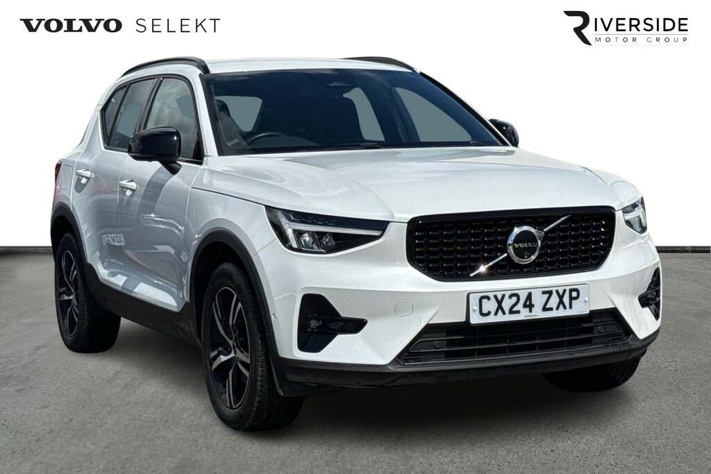 Volvo XC40 Plus, B3 Mild Hybrid, Dark White