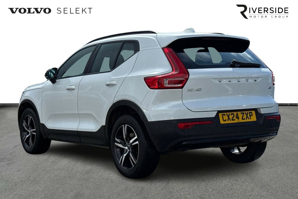 Volvo XC40 Plus, B3 Mild Hybrid, Dark CX24ZXP White #5