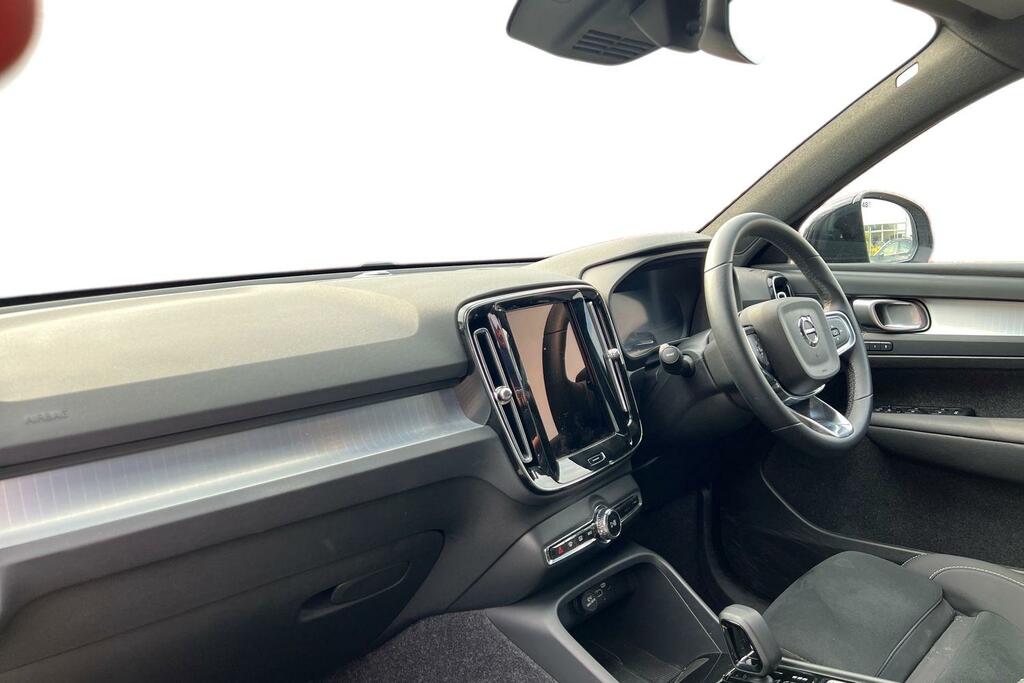 Volvo XC40 Plus, B3 Mild Hybrid, Dark Privacy Glass RF25LYA Grey #3