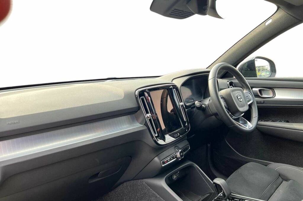 Volvo XC40 Plus, B3 Mild Hybrid, Dark Privacy Glass RF25LYA Grey #4