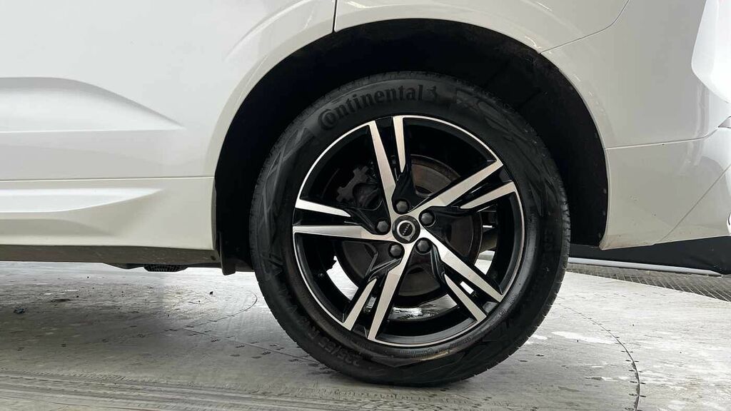 Volvo XC60 R-design, B4 Awd Mild Hybrid BN22YPF White #5