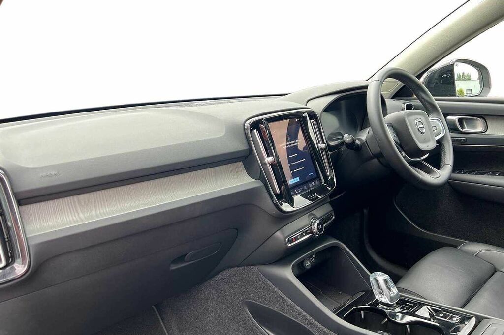 Volvo XC40 Ultra, B4 Mild Hybrid, Dark RV75PZS White #3