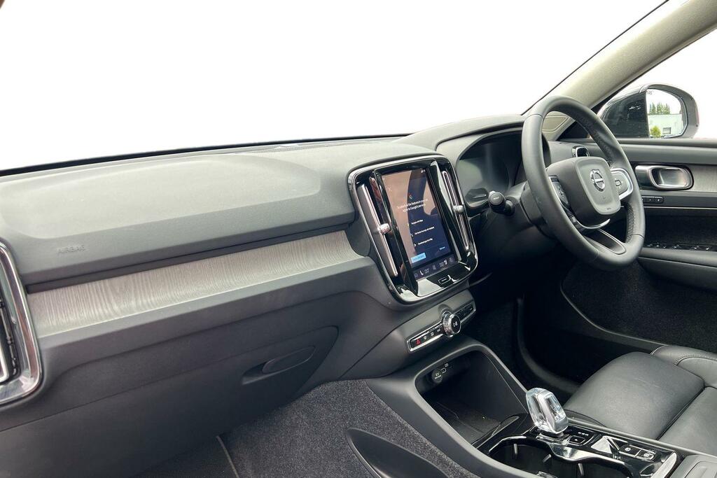 Volvo XC40 Ultra, B4 Mild Hybrid, Dark RV75PZS White #4