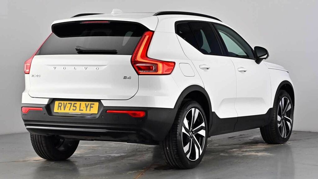 Volvo XC40 Ultra Dark B4 Mild Hybrid Panoramic Sunroof Adapti RV75LYF White #6