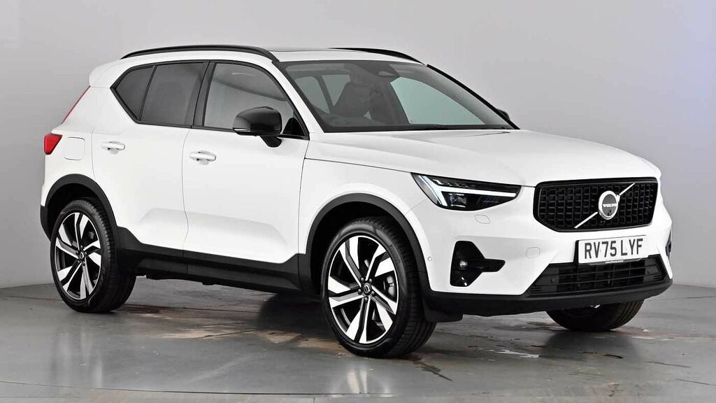 Volvo XC40 Ultra Dark B4 Mild Hybrid Panoramic Sunroof Adapti White