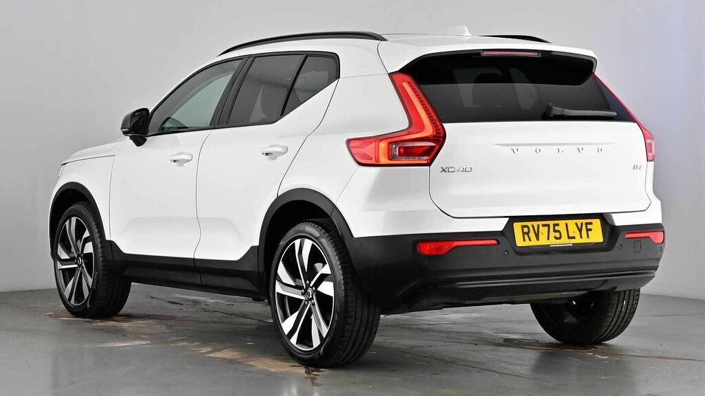 Volvo XC40 Ultra Dark B4 Mild Hybrid Panoramic Sunroof Adapti RV75LYF White #2