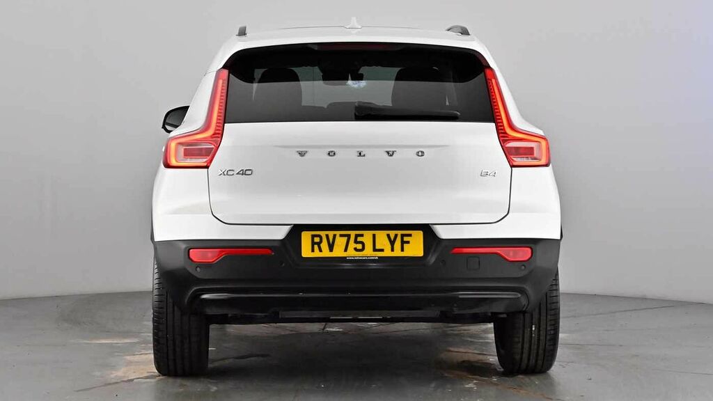 Volvo XC40 Ultra Dark B4 Mild Hybrid Panoramic Sunroof Adapti RV75LYF White #5