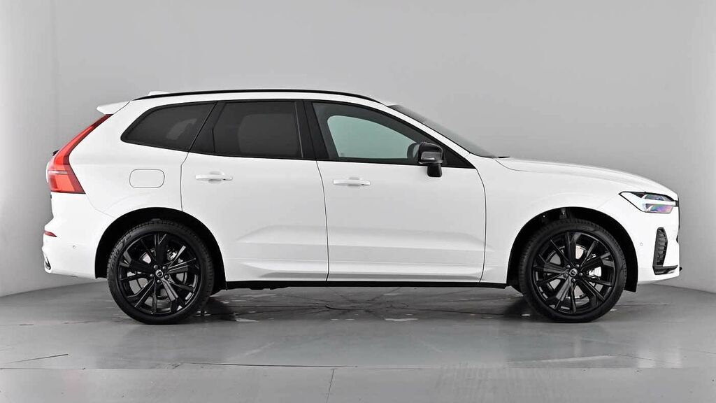 Volvo XC60 Black Edition Plus, B5 Awd Mild Hybrid, YG75GLY White #3