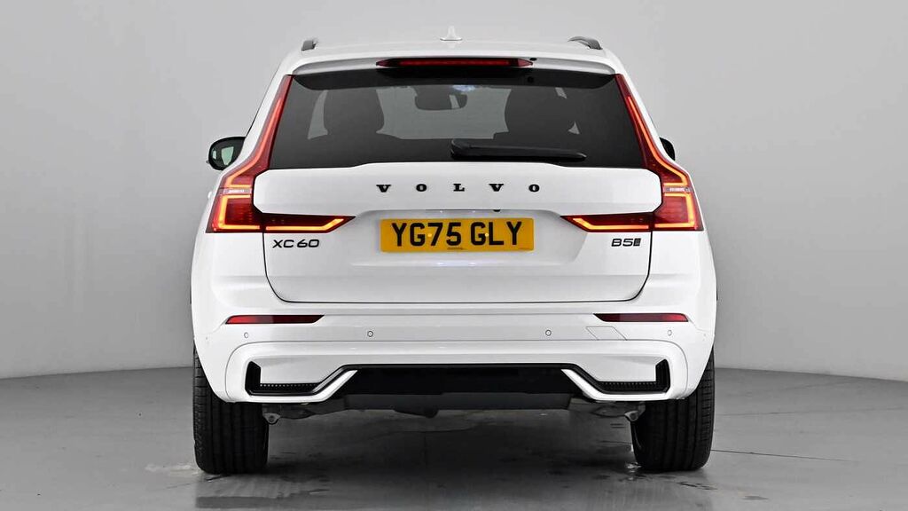 Volvo XC60 Black Edition Plus, B5 Awd Mild Hybrid, YG75GLY White #5