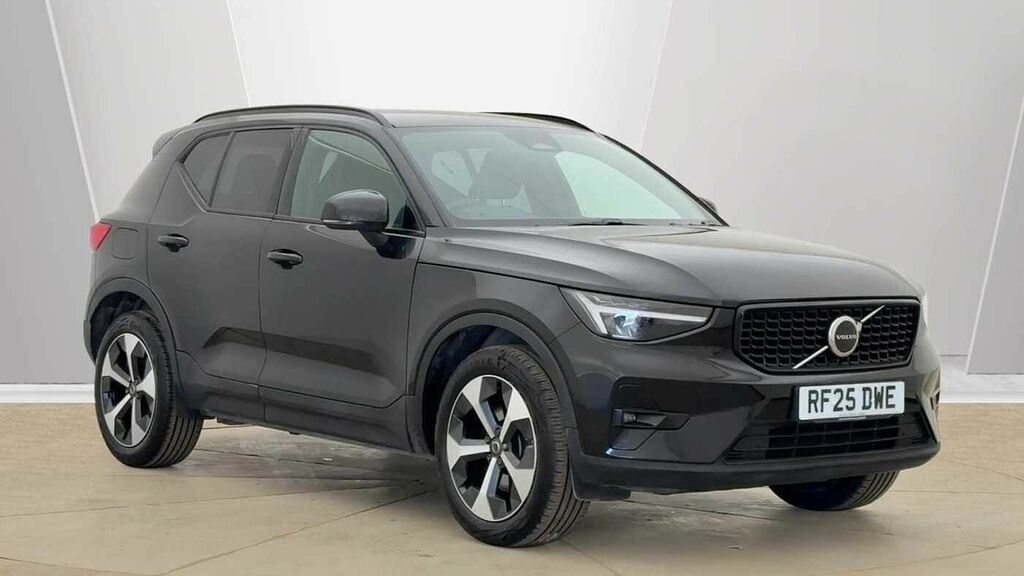 Volvo XC40 Plus, B3 Mild Hybrid, Dark Black