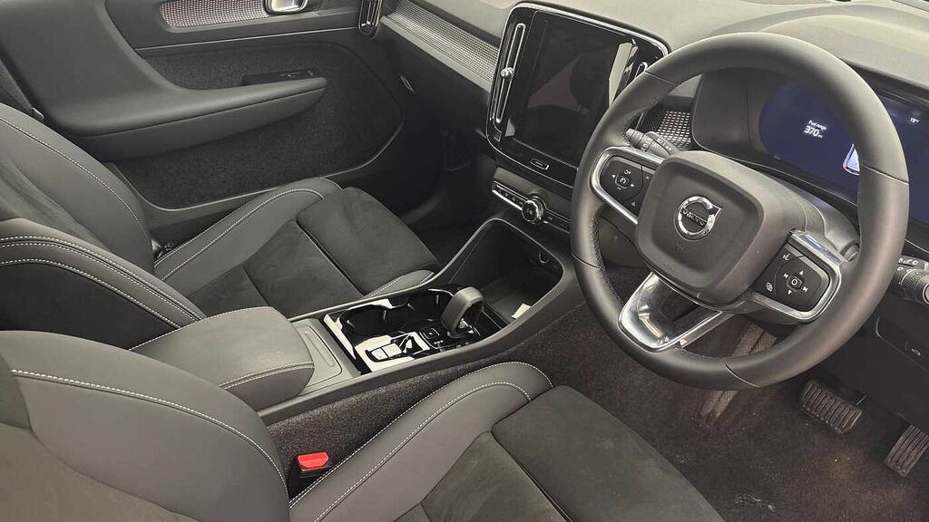 Volvo XC40 Plus, B3 Mild Hybrid, Dark RF25DWE Black #3