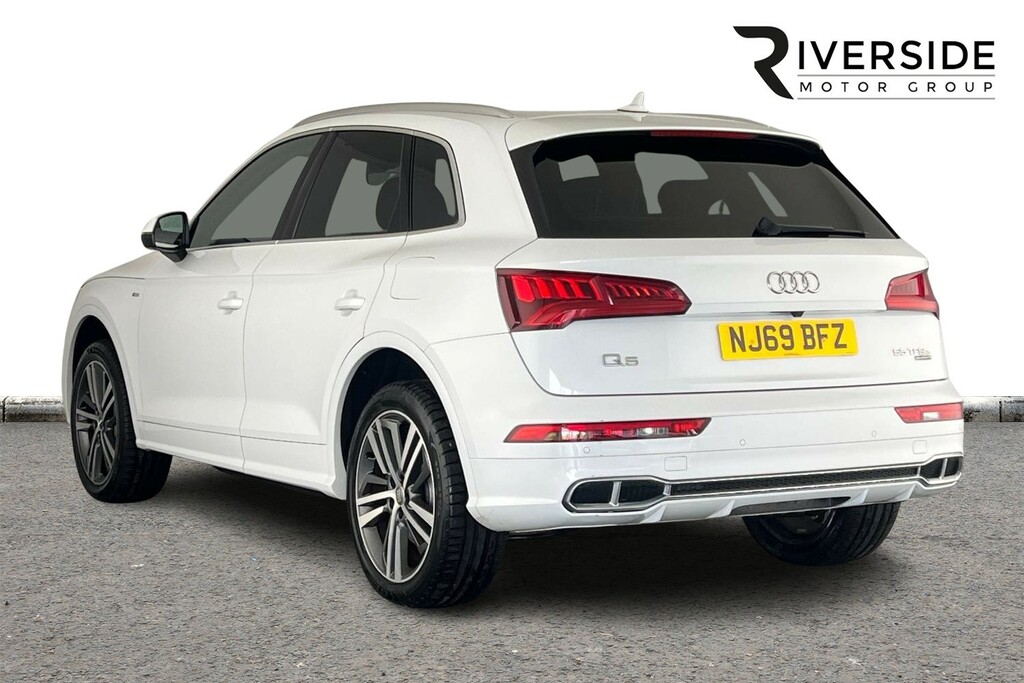 Audi Q5 2.0 Tfsie 55 S Line Competition S Tronic Quattro E NJ69BFZ White #3