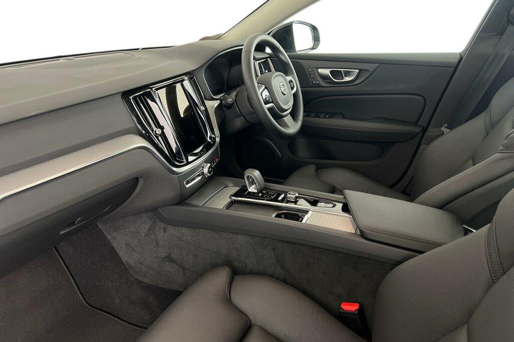 Volvo V60 B4 Plus, Mild Hybrid, Dark YP75BFX Grey #4
