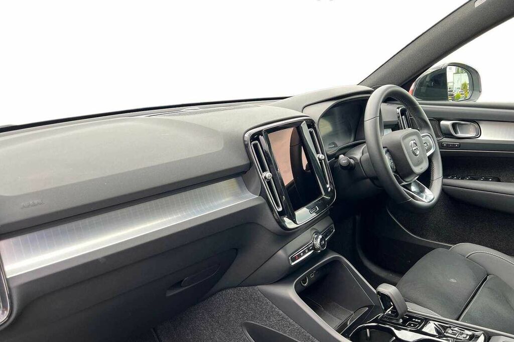 Volvo XC40 Ultra, B4 Mild Hybrid, Dark RV75NZU White #3