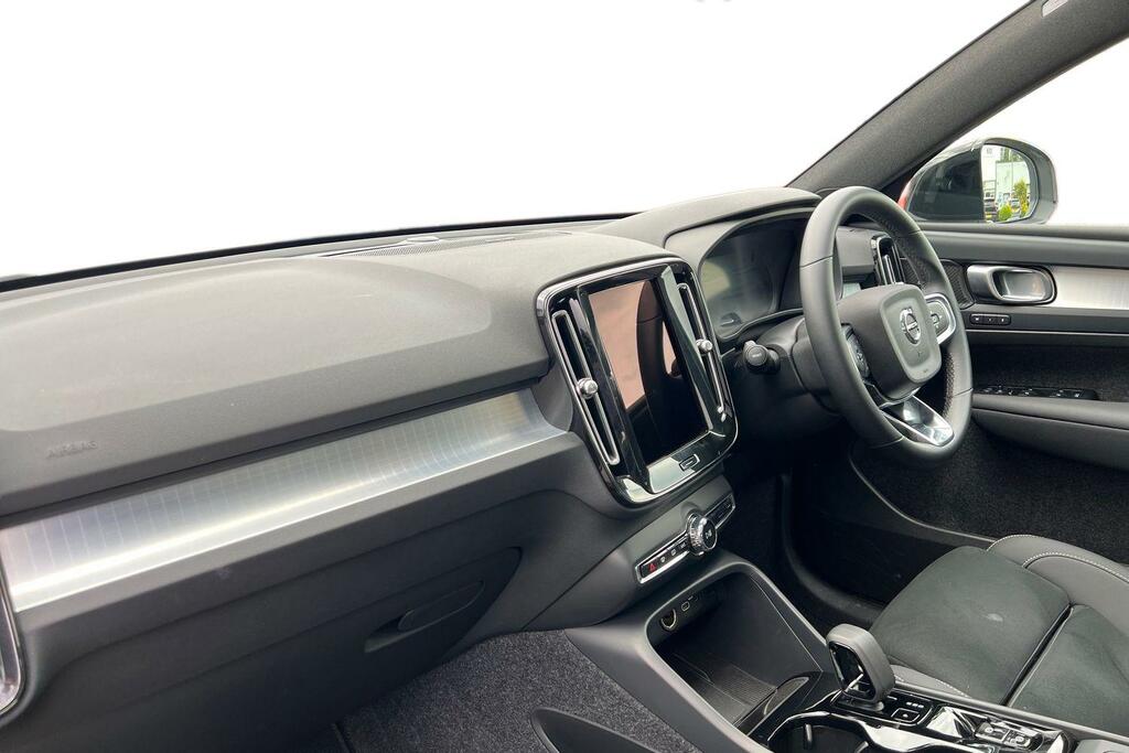 Volvo XC40 Ultra, B4 Mild Hybrid, Dark RV75NZU White #4