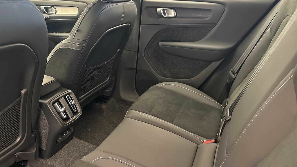 Volvo XC40 Plus, B4 Mild Hybrid, Dark RA25BCO Black #6