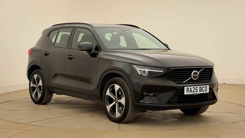 Volvo XC40 Plus, B4 Mild Hybrid, Dark Black