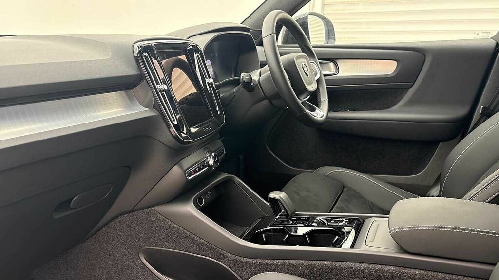 Volvo XC40 Plus, B4 Mild Hybrid, Dark RA25BCO Black #3
