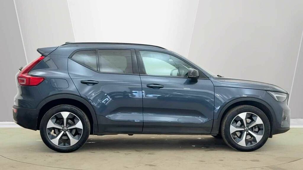Volvo XC40 Plus, B3 Mild Hybrid, Dark RF25DXR Blue #4