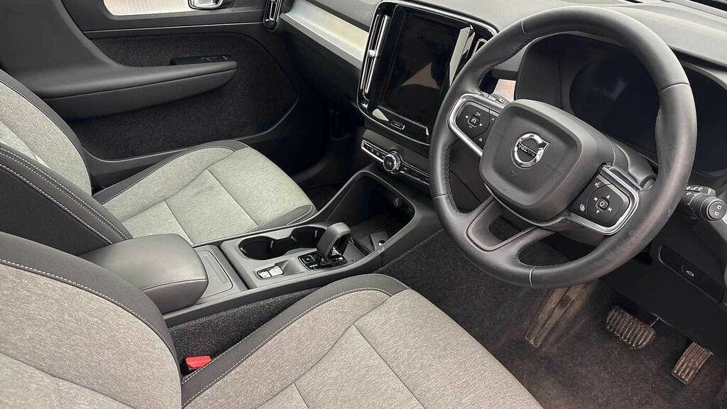 Volvo XC40 Core, B3 Mild Hybrid, RJ25FYV Green #3