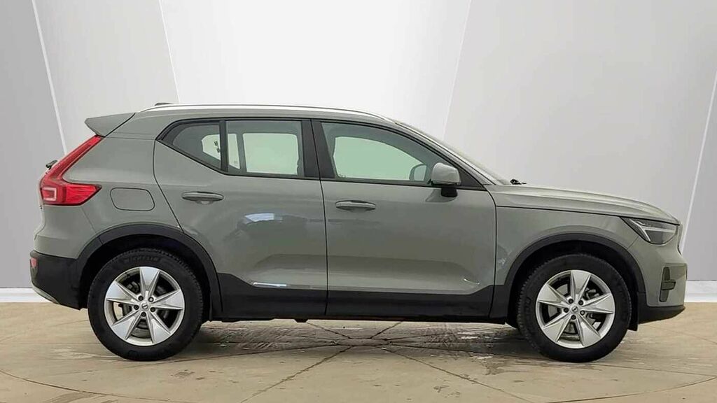 Volvo XC40 Core, B3 Mild Hybrid, RJ25FYV Green #4