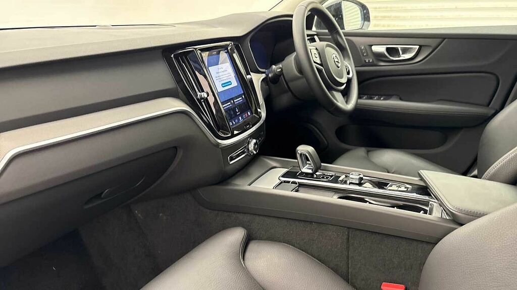 Volvo V60 Plus, B4 Mild Hybrid, Dark RF25UWA Blue #3