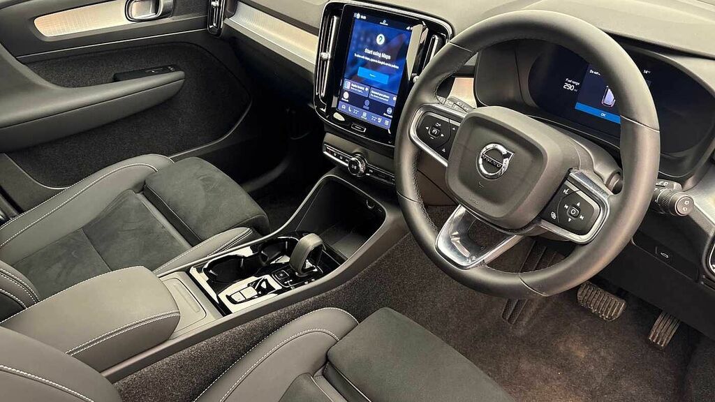 Volvo XC40 Plus, B4 Mild Hybrid, Dark RV75UBP Silver #3